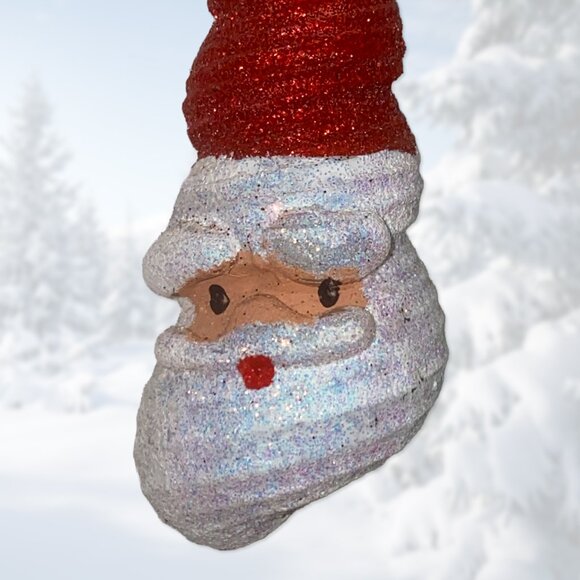 EUC Spiral Seashell Santa Claus - Holiday/Christmas Red & White Hanging Ornament - Picture 3 of 3